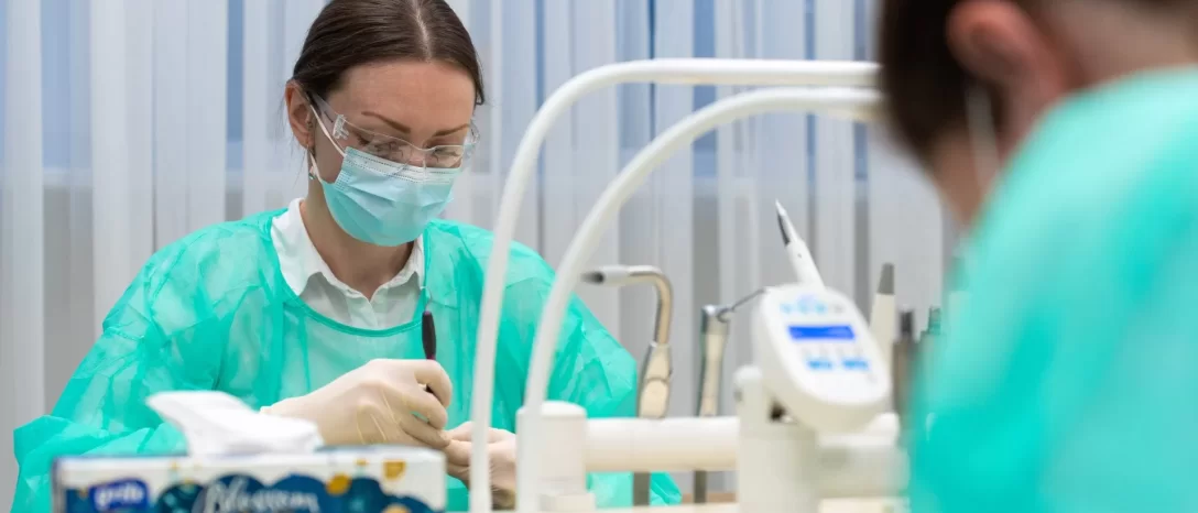 Kada reikia atlikti profesionalią burnos higienos procedūrą?