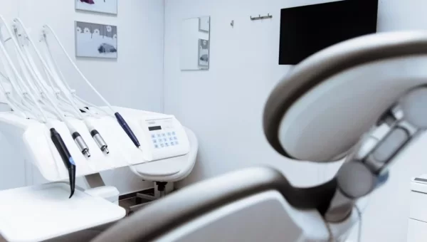 Dantų šaknų kanalų ligos gali turėti didelės įtakos žmogaus bendrinei sveikatai