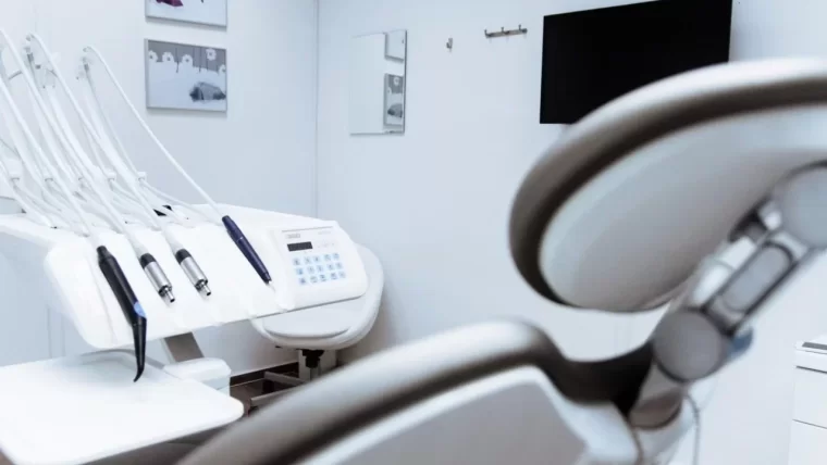 Dantų šaknų kanalų ligos gali turėti didelės įtakos žmogaus bendrinei sveikatai