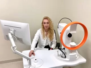 Kauno „Kardiolitos klinikose“ – akių tyrimai pažangiu optiniu koherentiniu tomografu