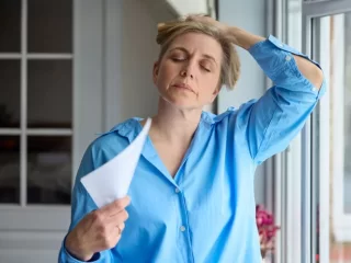 Menopauzės metu padidėja įvairių ligų rizika: kokie simptomai jas išduoda?