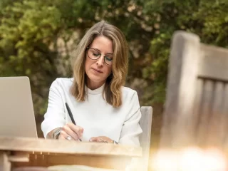 Kaip įveikti menopauzės metu patiriamus emocinius sunkumus?