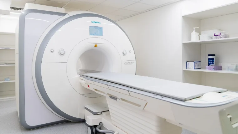 Magnetinis rezonansas ar kompiuterinė tomografija – kuo skiriasi ir ką rinktis?