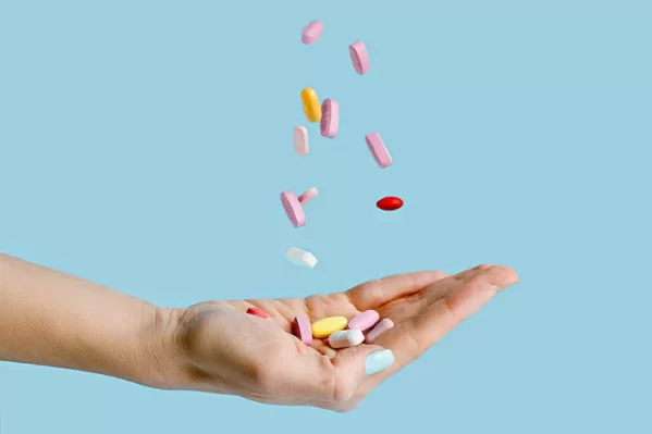 Piktnaudžiavimas vitaminais gali pakenkti sveikatai – šeimos gydytoja pataria, kaip nesuklysti stipr...