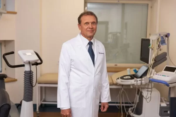 Profesorius A. Aidietis: apie tai, kaip gelbėjamos gyvybės atliekant širdies operaciją be pjūvio