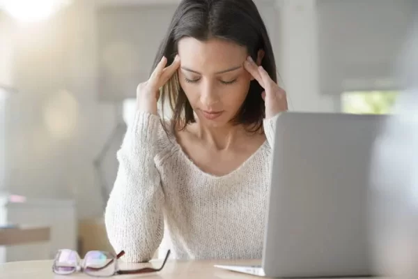 Gydytoja neurologė papasakojo, dėl kokių priežasčių galvoje ar ausyse gali kilti ūžesys