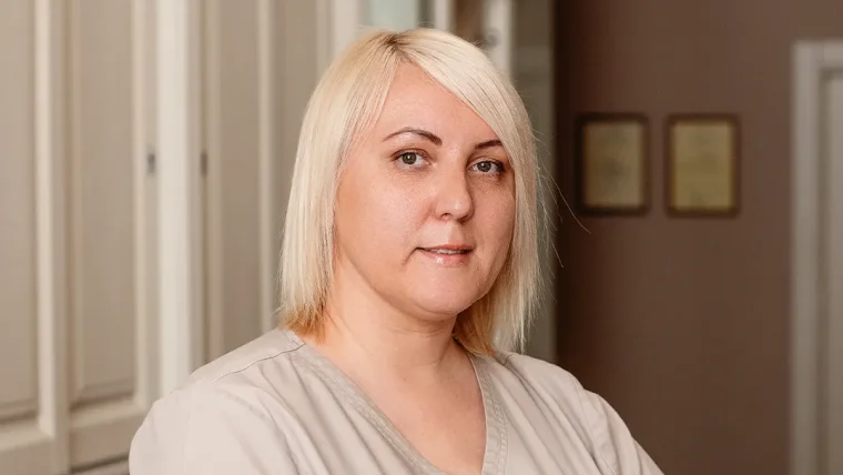 Svajojate apie baltesnę šypseną? Štai ką svarbu žinoti apie dantų balinimą