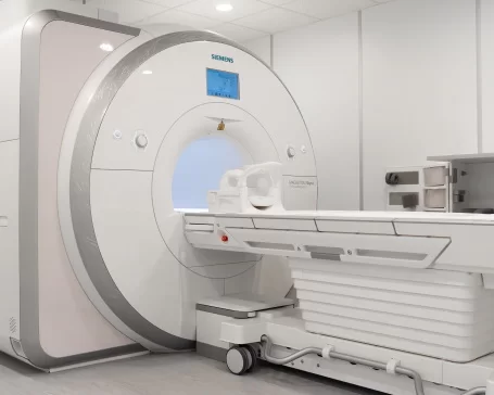 Magnetinio rezonanso tomografijos (MRT) aparatas klinikos kabinete